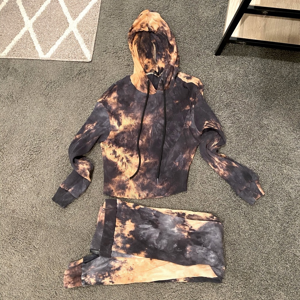 SHEIN Tie-Dye Lounge Set
